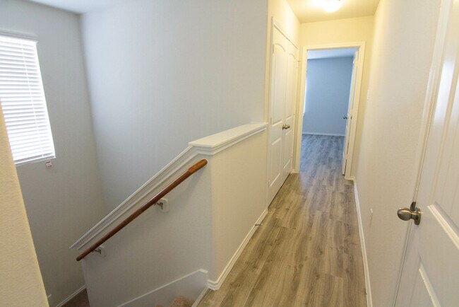 Building Photo - 18614 Queesborough Creek Rd