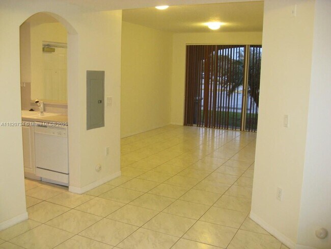 Building Photo - 6630 NW 114th Ave