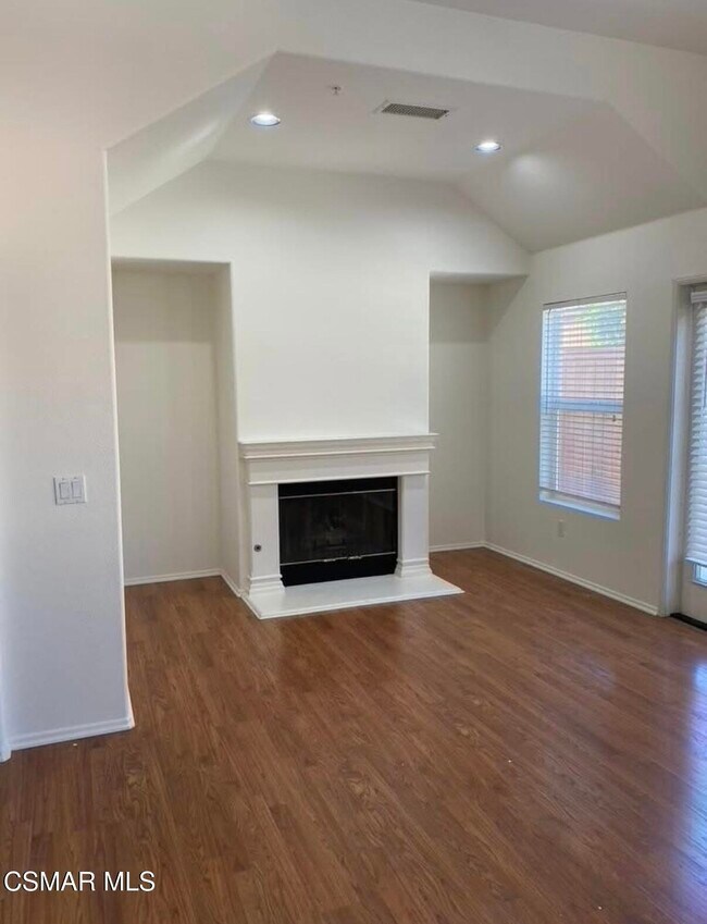 Building Photo - 4833 Mascagni St