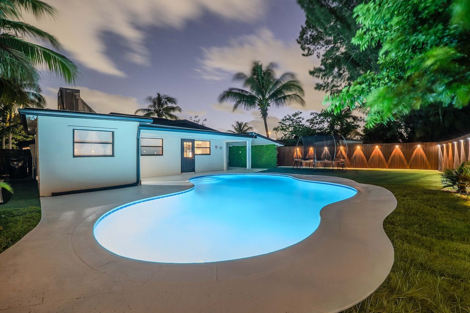 Building Photo - 7531 Simms St