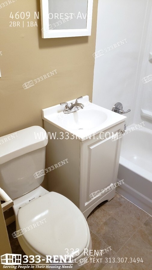 Building Photo - 4609 N Forest Ave