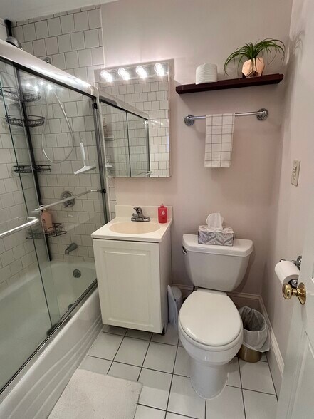 Building Photo - 515 Beacon St