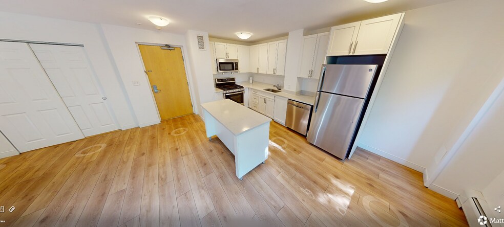 Building Photo - 63 Gordon St