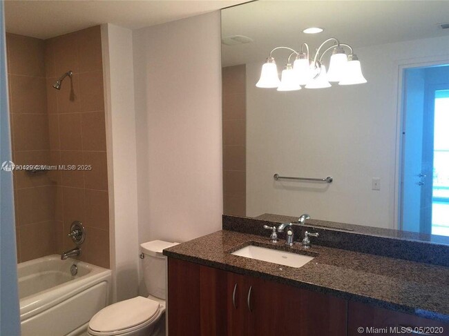 Building Photo - 300 S Biscayne Blvd