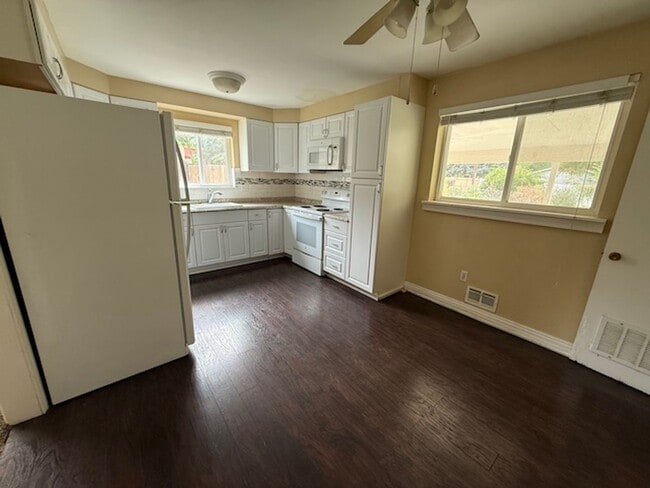 Building Photo - BRICK HOME WITH FINISHED BASEMENT