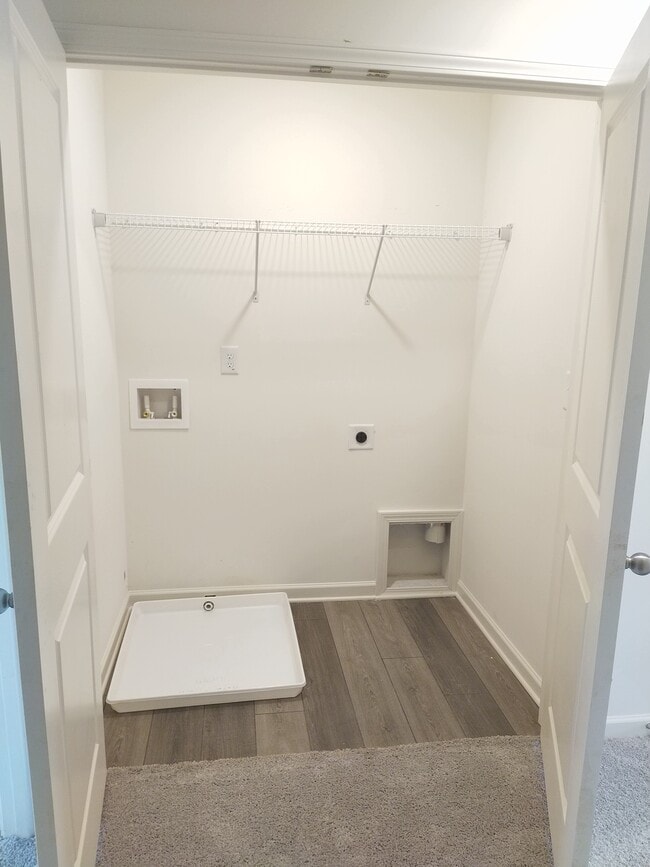 Building Photo - 306 Penn Sta Wy