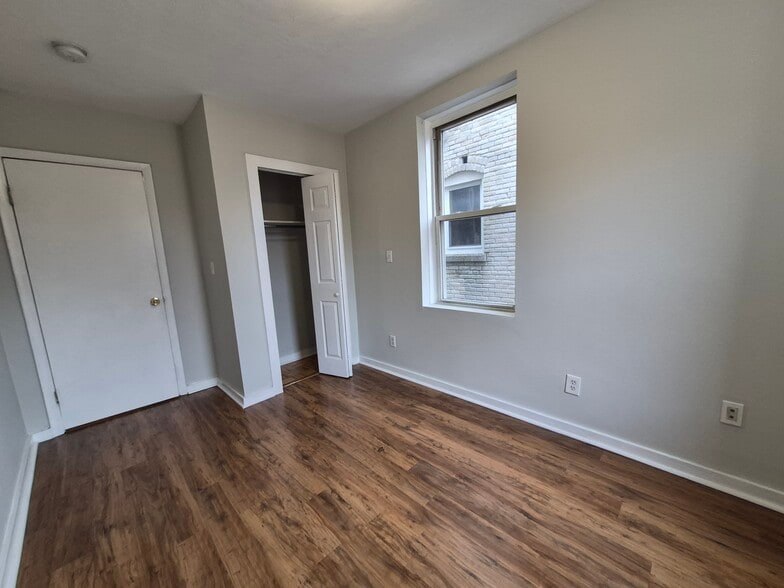 Building Photo - 214 Hanover St