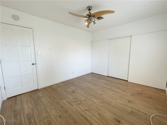 Building Photo - 3548 Silver Bend St