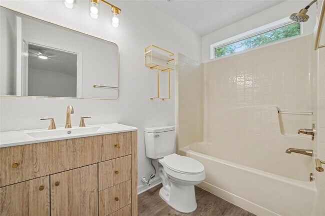 Building Photo - 30 Piermount Ln