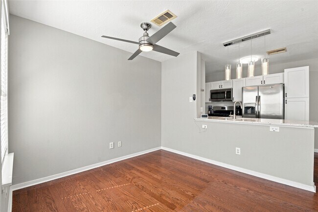 Building Photo - 1421 Ruthven St