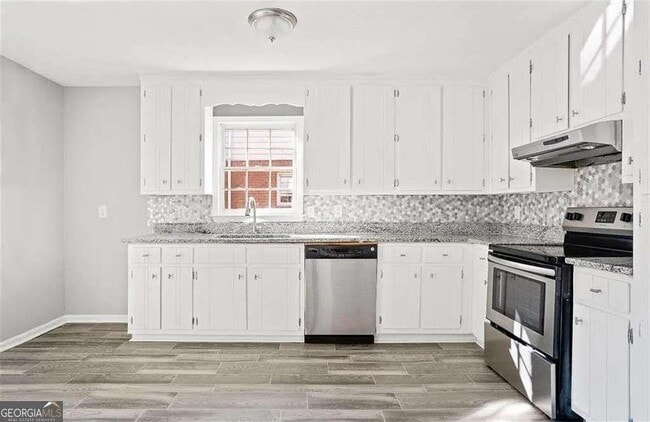 Building Photo - 5232 Ridge Forest Dr