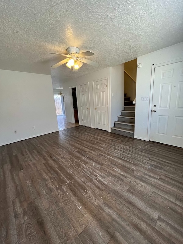 Building Photo - 1009 Walnut Dr