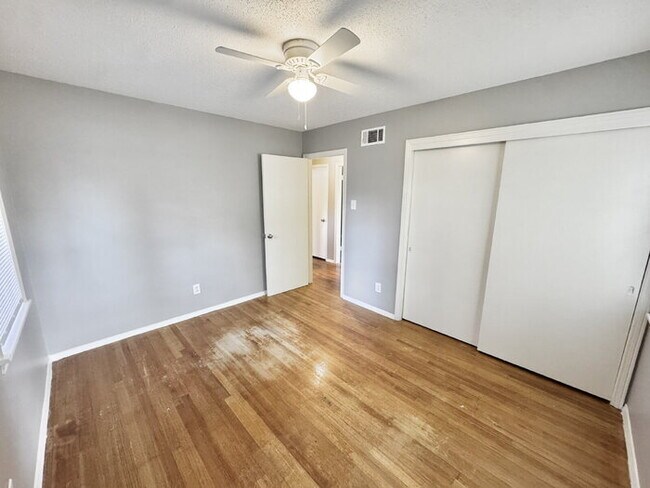 Building Photo - 4936 Leven Rd