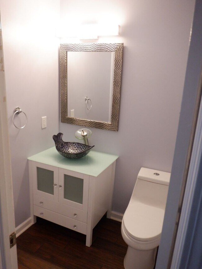 Building Photo - Downs1345-1347