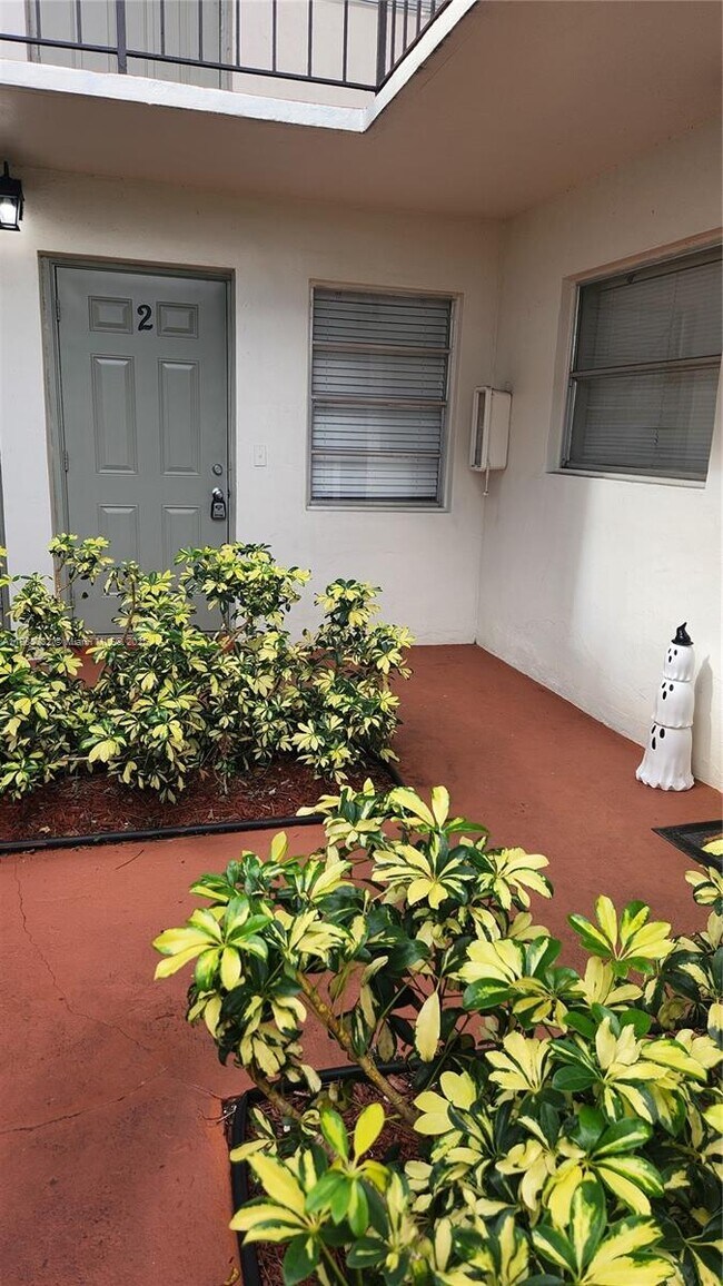 Building Photo - 3090 Coral Springs Dr