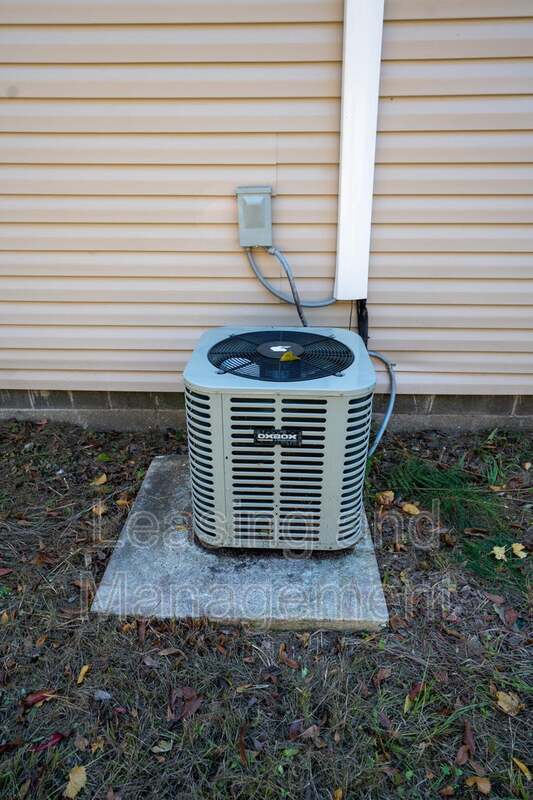 Building Photo - 1737 Bozo Ln