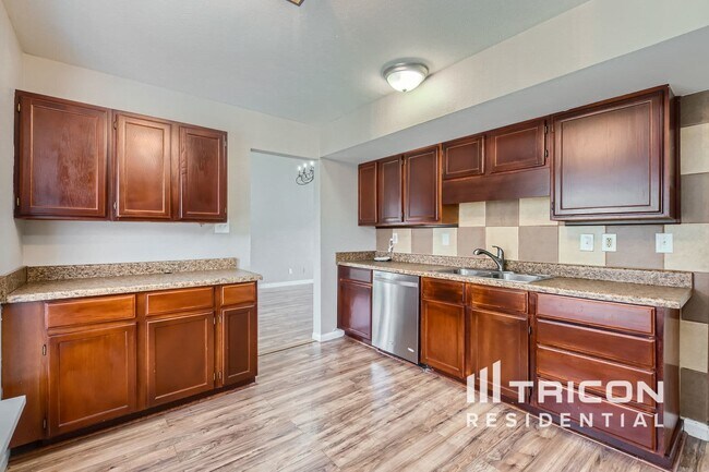 Building Photo - 4613 Monterrey Dr