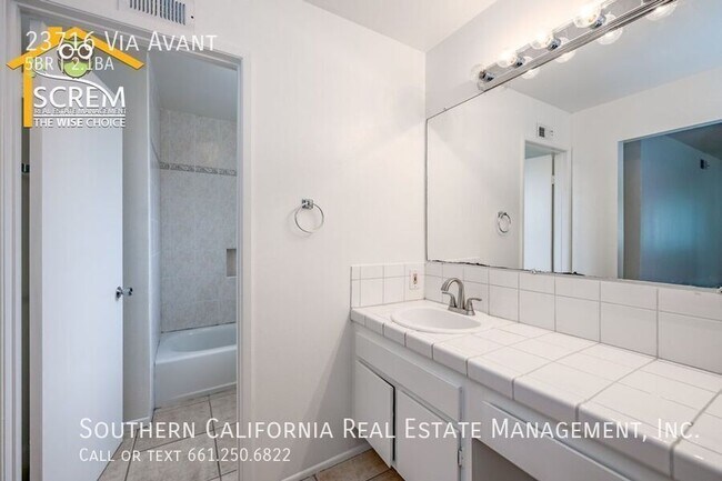 Building Photo - 23716 Vía Avant