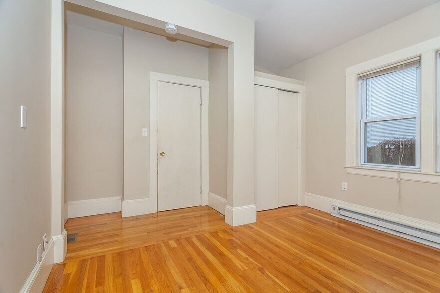 Building Photo - 49 Porter St