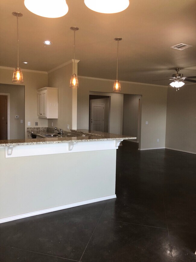Building Photo - Located in HERITAGE HILLS !!! 2016 Built, ...