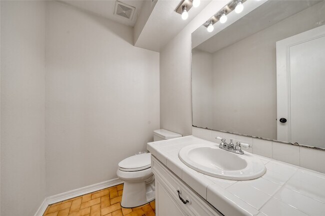 Building Photo - 3114 Cypress Point Dr