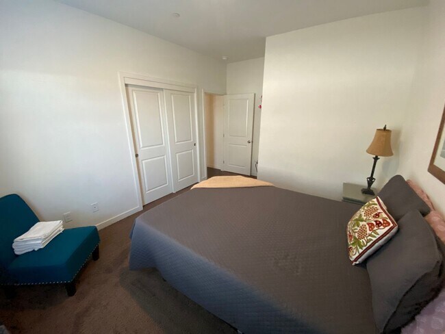 Building Photo - Welcome to the Best Deal in Town. Fully furnished 4 BD 2 BA house on a corner lot