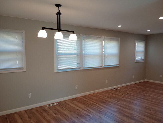 Building Photo - 3 Bedroom, 3 Bath Single Family Home for Rent