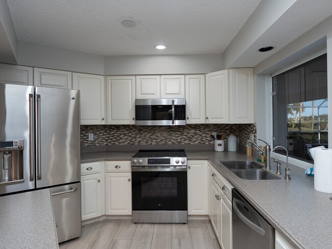 Building Photo - Turkey Furnished 3 Bed Pool Home in Venice