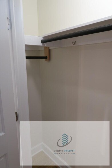 Building Photo - 4825 N Talman Ave