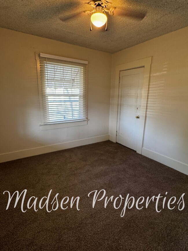 Building Photo - 2350 B St