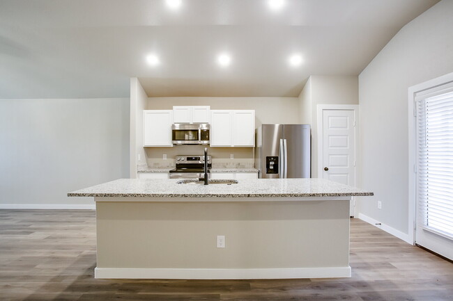 Building Photo - Like New Construction in Cooper District!