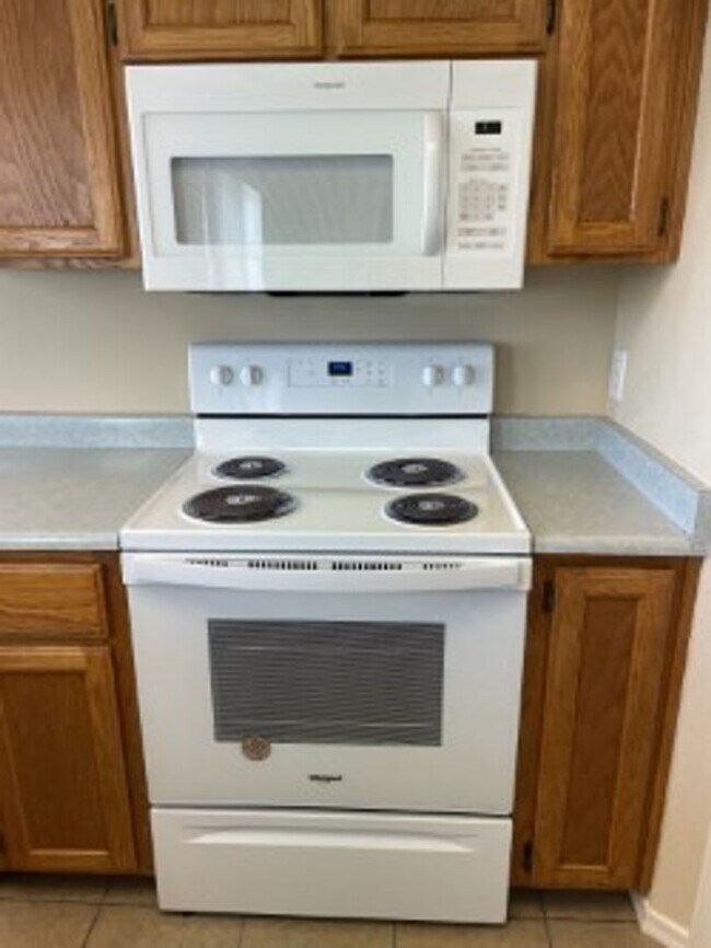 Building Photo - 3639 Tarpon Dr