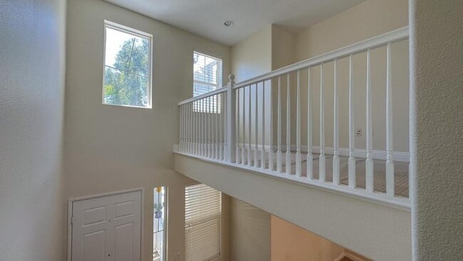 Building Photo - 37 Hinterland Way
