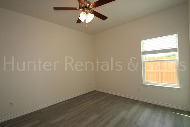 Building Photo - Modern New Construction Duplex