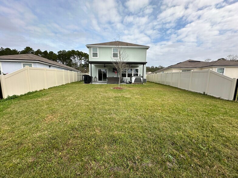 Building Photo - 150 Logrono Ct