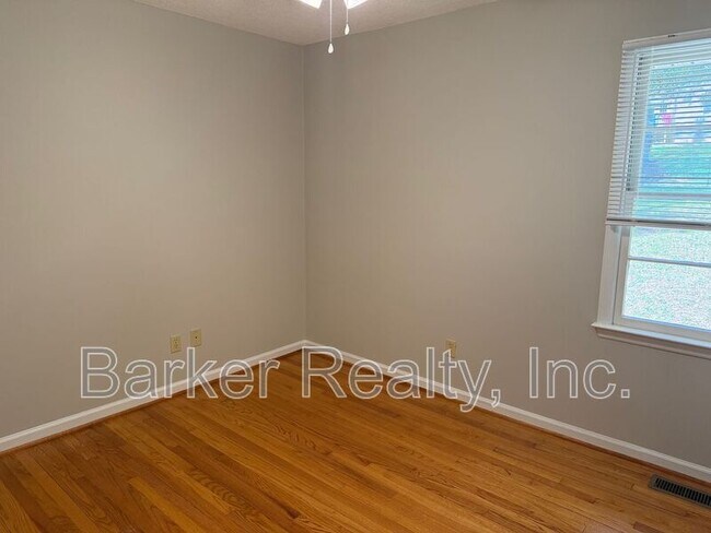 Building Photo - 12019 Holmes Hollow Rd
