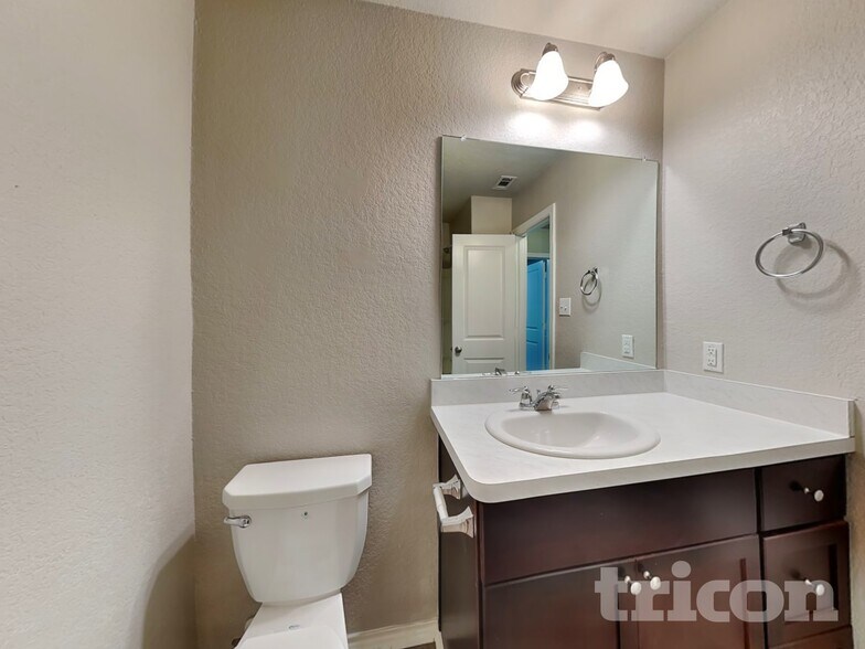 Building Photo - 9720 Marbach Brk