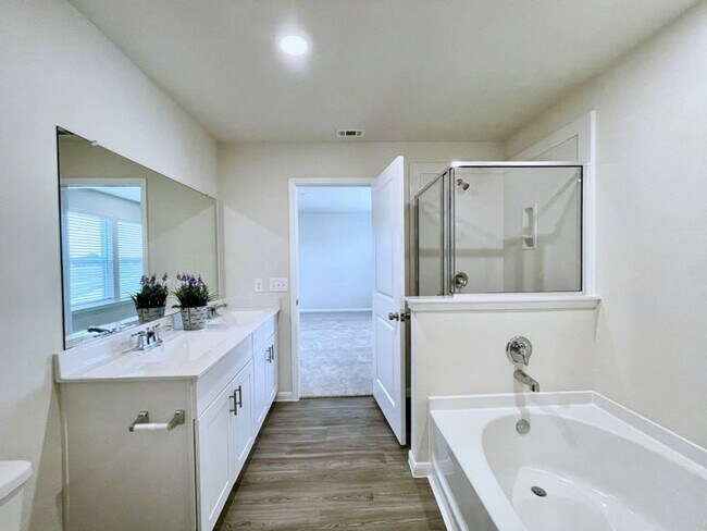 Building Photo - 16103 Kingfield Haven Dr