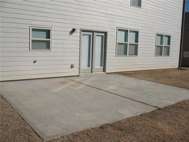 Building Photo - 6450 Pine Bluff Dr