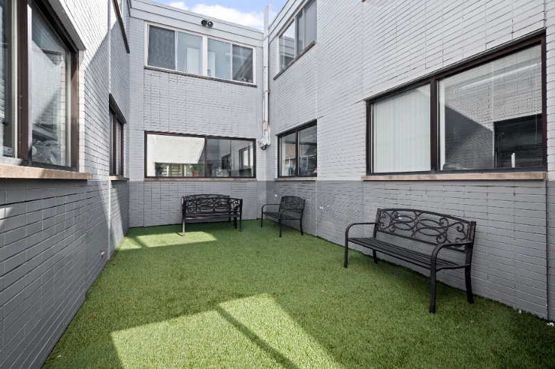 Building Photo - 2945 W Peterson Ave