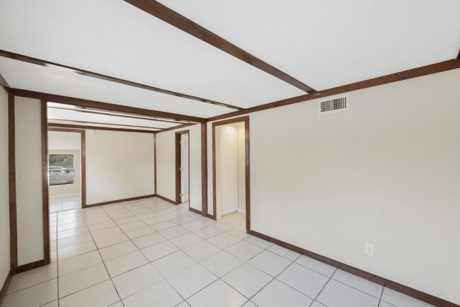 Building Photo - $1600 House on Corner Lot Ready by June 1,...