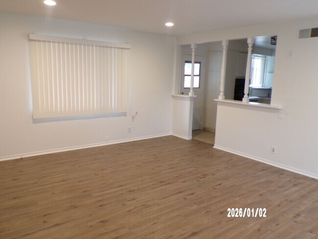 Building Photo - Clean One Story with 1219 sq. ft.