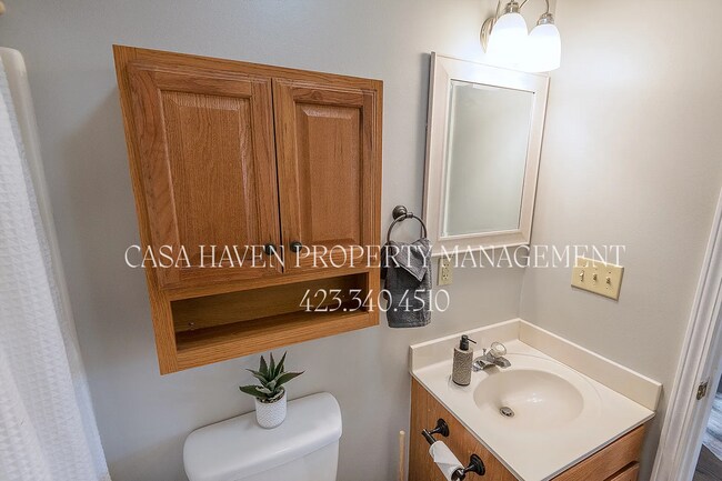 Building Photo - 2 Bed 1 Bath