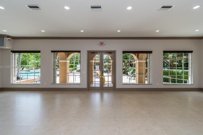 Building Photo - 19801 E Country Club Dr