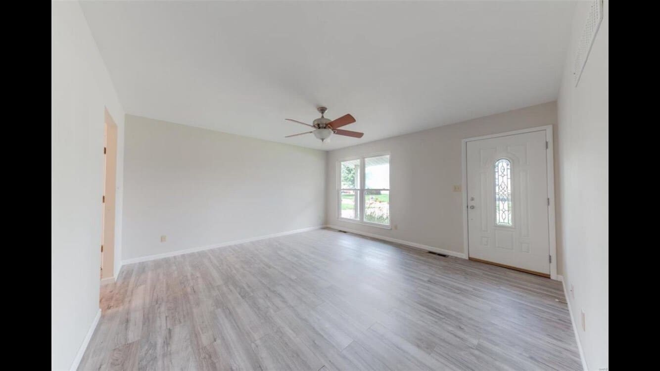 Building Photo - 30 Green Hill Ln