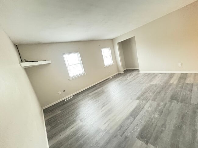 Building Photo - 813 S Grosvenor Ct