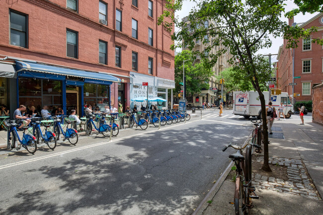 Building Photo - 248 Mott St