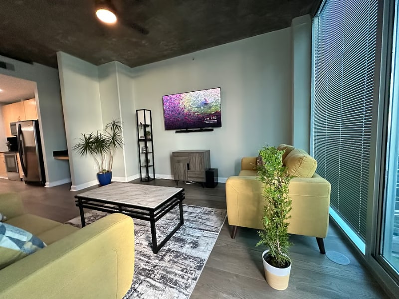 Building Photo - 400 W Peachtree St NW