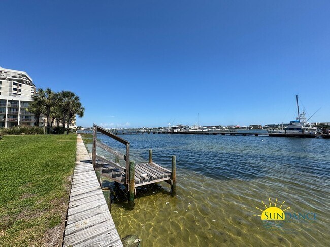Building Photo - Fully Furnished Condo Unit in Fort Walton Beach!