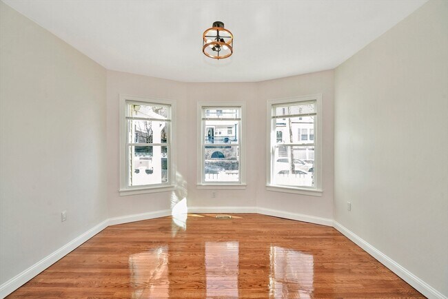 Building Photo - 30 Hiawatha Rd